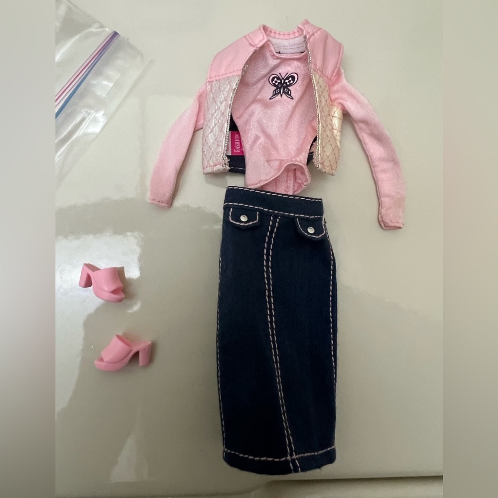 Teen Skipper 4 pc Outfit Pink Shirt, Vest, Denim Skirt and Pink Shoes EUC